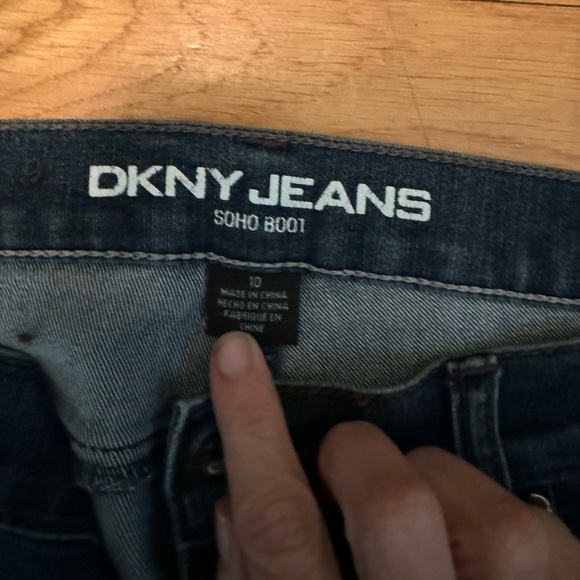 DKNY Jeans Soho Boot Women’s size 10  Dark Wash Denim Mid Rise Bootcut - Picture 2 of 4